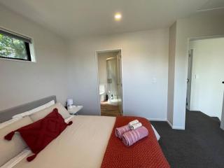 Peaceful 2Bed2Bath With Parking Close To Colombo St - Christchurch - 7