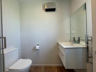 Peaceful 2Bed2Bath With Parking Close To Colombo St - Christchurch - 1