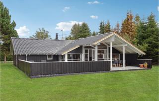 4 Bedroom Cozy Home In Væggerløse - Marielyst - 1
