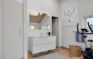 Stunning Home In Esbjerg V With Kitchen - 4