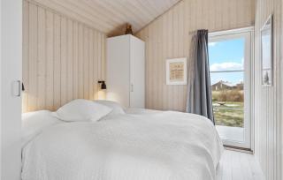 3 Bedroom Cozy Home In Lundby - Lundby - 4