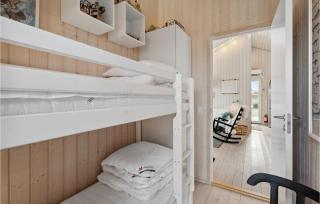 3 Bedroom Cozy Home In Lundby - Lundby - 2