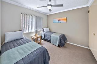 Waterfront - walk to the beach - Mooloolaba - 7