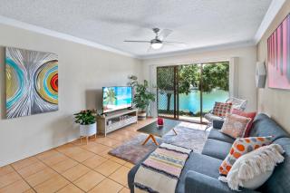 Waterfront - walk to the beach - Mooloolaba - 0