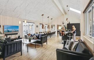 Eight-Bedroom Holiday Home Frederiksværk With A Room Hot Tub 03 - Melby - 5