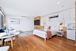 Hillside Retreat -Studio with Views - Howrah - 1