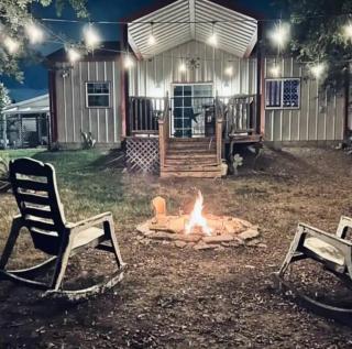 Murray's Creekside Cottage - - 8