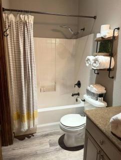 Murray's Creekside Cottage - - 7