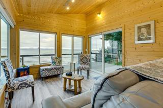 Deck and Panoramic Views Bayfront House in Homer! - Homer - 7