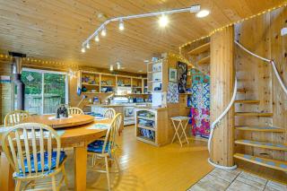 Deck and Panoramic Views Bayfront House in Homer! - Homer - 1