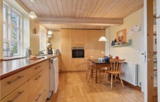 3 Bedroom Lovely Home In Østermarie - Østermarie - 4