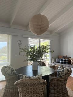 Grape Farm Cottage with picturesque vineyard views - 6