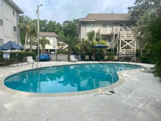 Coligny Getaway 2BDR - Hilton Head Island - 4