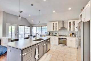 Spacious 4BR Home Away From Home at Avery Ranch! - Austin - 4