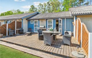 2 Bedroom Lovely Apartment In Nexø - Neksø - 1