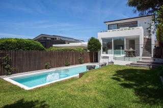 Clovelly Poolside IH - Sidney - 0