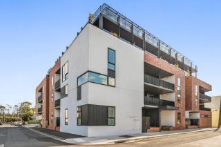 Modern Brunswick - Melbourne - 1