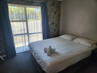 Stag Park Accommodation - Taupo - 9