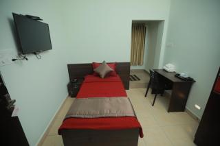 Premier Tourist Home - Kunnamkulam - 1
