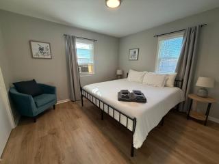 Joslyn 1- Newly Refinished 1 Bdrm - Omaha - 3