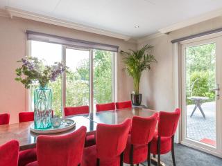 Beautiful house with sandy beach - De Bult - 2