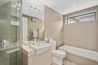 Le Petit Pavillon - Arrowtown - 1