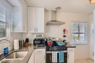 Walk to Beach - KING Apt In #1 Area - AC - San Clemente - 8