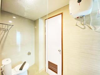 Cozy Studio Room at Green Kosambi Bandung Apartment By Travelio - 5