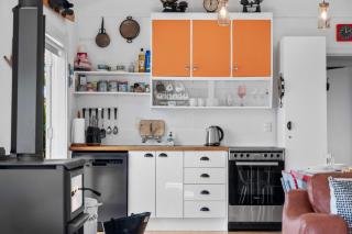 Kiwiana Bach - Lake Tarawera Holiday Home - 2