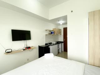 Comfort and Cozy Designed Studio Sayana Bekasi Apartment By Travelio - 2