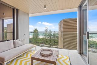 Luxury Ocean View Burleigh Apartment - 8
