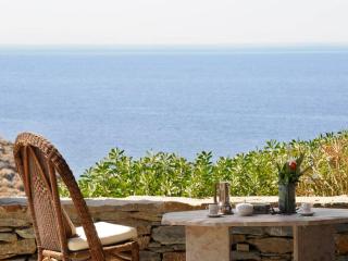 Stunning seafront apartment in Kea - 2