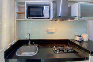 Homey and Modern 1BR at Kebagusan City Apartment By Travelio - 5