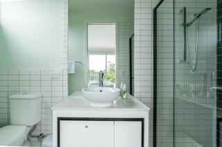 Newly built with WiFi & Healthclub, pool & gym access - Inverloch - 3