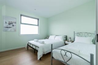 Newly built with WiFi & Healthclub, pool & gym access - Inverloch - 2