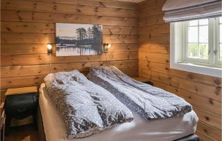 4 Bedroom Awesome Home In Nordfjordeid - Nordfjordeid - 2