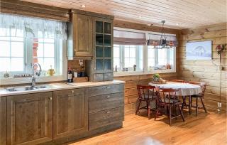 4 Bedroom Awesome Home In Nordfjordeid - Nordfjordeid - 4