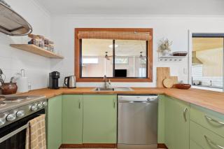 Hazel House, 2 Hazel St, Goolwa Beach - 2