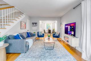 Cozy & Charming Home, Minutes to Everything! - 0