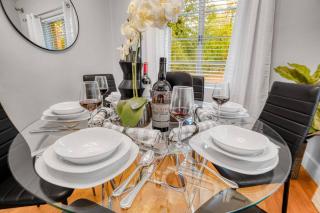 Cozy & Charming Home, Minutes to Everything! - Charlotte - 3
