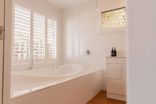 Suntrap Cove - you and the ocean - Bicheno - 4