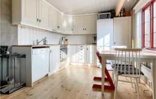 4 Bedroom Cozy Home In Reinli - 5