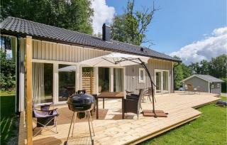 Stunning Home In Tvärred With Kitchen - 9