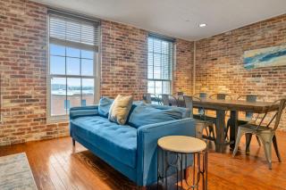 Ideal Spot Near 4th Street Live & Local Dining - 3