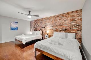 Ideal Spot Near 4th Street Live & Local Dining - 7