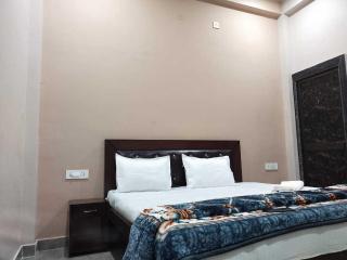 Hotel O Blue Palace - Faizābād - 7