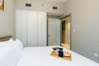 Stylish and Versatile for Business or Leisure - Dubai - 9