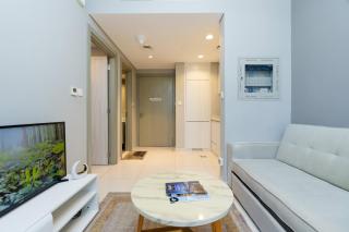 Stylish and Versatile for Business or Leisure - Dubai - 6