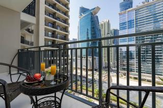 Stylish and Versatile for Business or Leisure - Dubai - 4