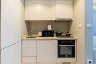 Stylish and Versatile for Business or Leisure - Dubai - 2